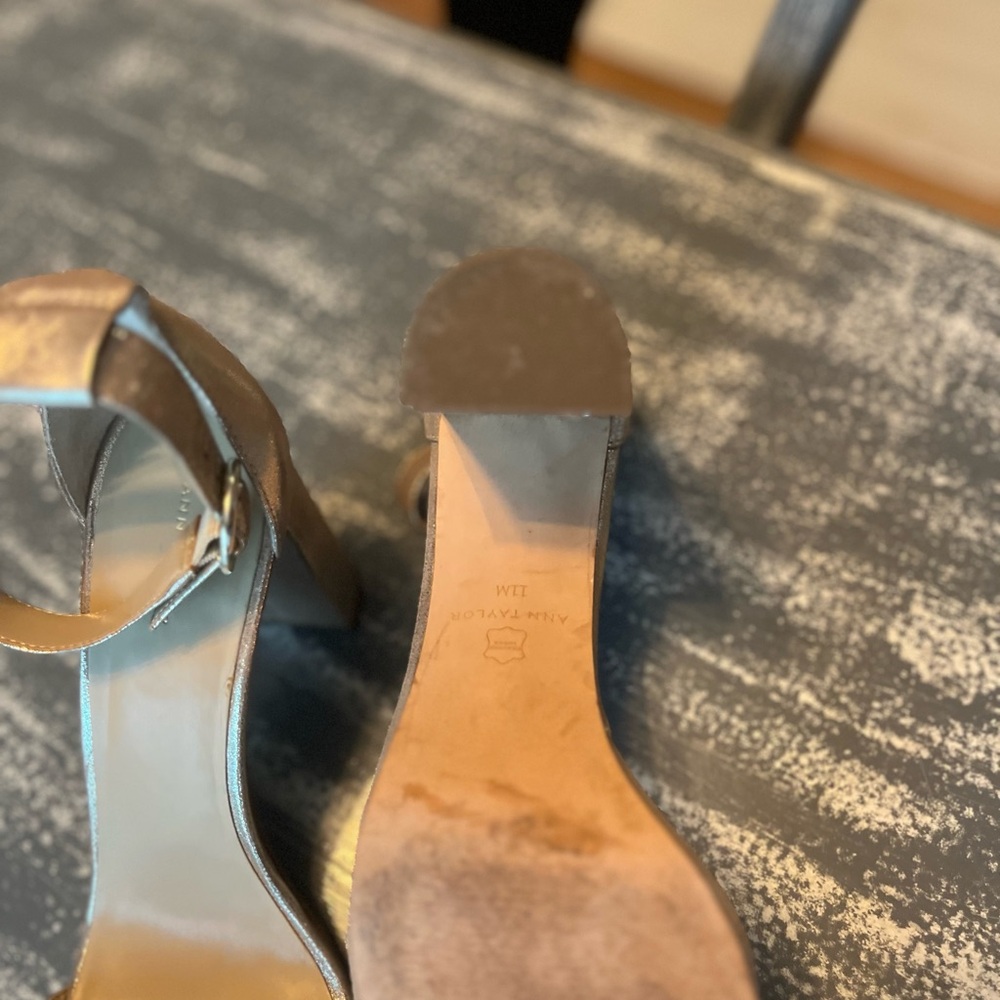EUC AnnTaylor Heels - Picture 4 of 4